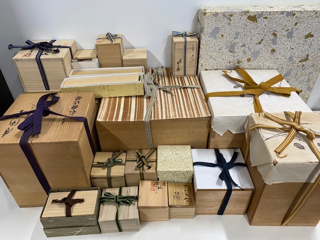 福井県坂井市のお客様よりお茶道具一式を買取りさせていただきました。